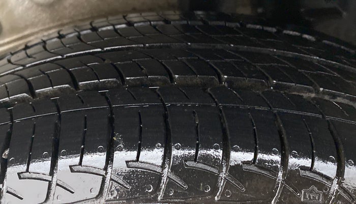 2017 Toyota Etios Liva VXD, Diesel, Manual, 32,469 km, Left Rear Tyre Tread