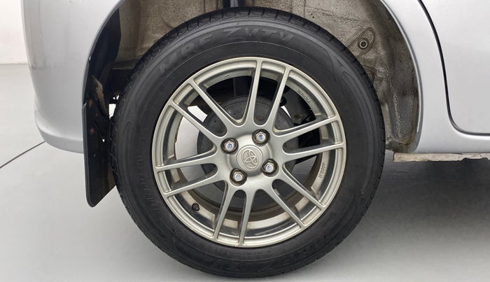 2017 Toyota Etios Liva VXD, Diesel, Manual, 32,469 km, Right Rear Wheel