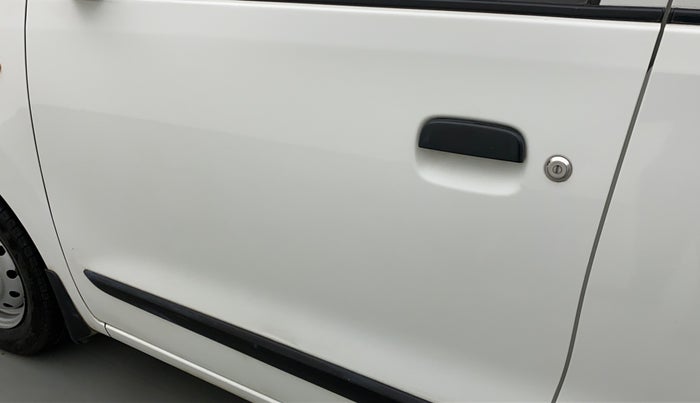 2018 Maruti Wagon R 1.0 LXI CNG, CNG, Manual, 56,733 km, Front passenger door - Slightly dented