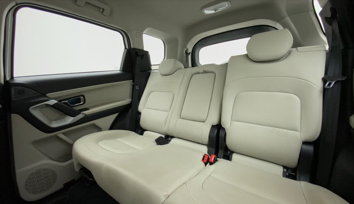 2021 Tata Safari XZA, Diesel, Automatic, 11,636 km, Reclining Back Row Seats