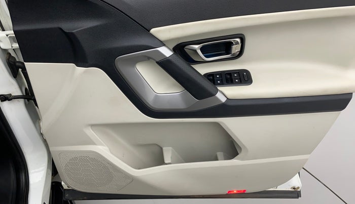 2021 Tata Safari XZA, Diesel, Automatic, 11,636 km, Driver Side Door Panels Control
