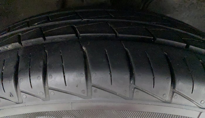 2021 Maruti Alto LXI CNG, CNG, Manual, 16,511 km, Right Rear Tyre Tread