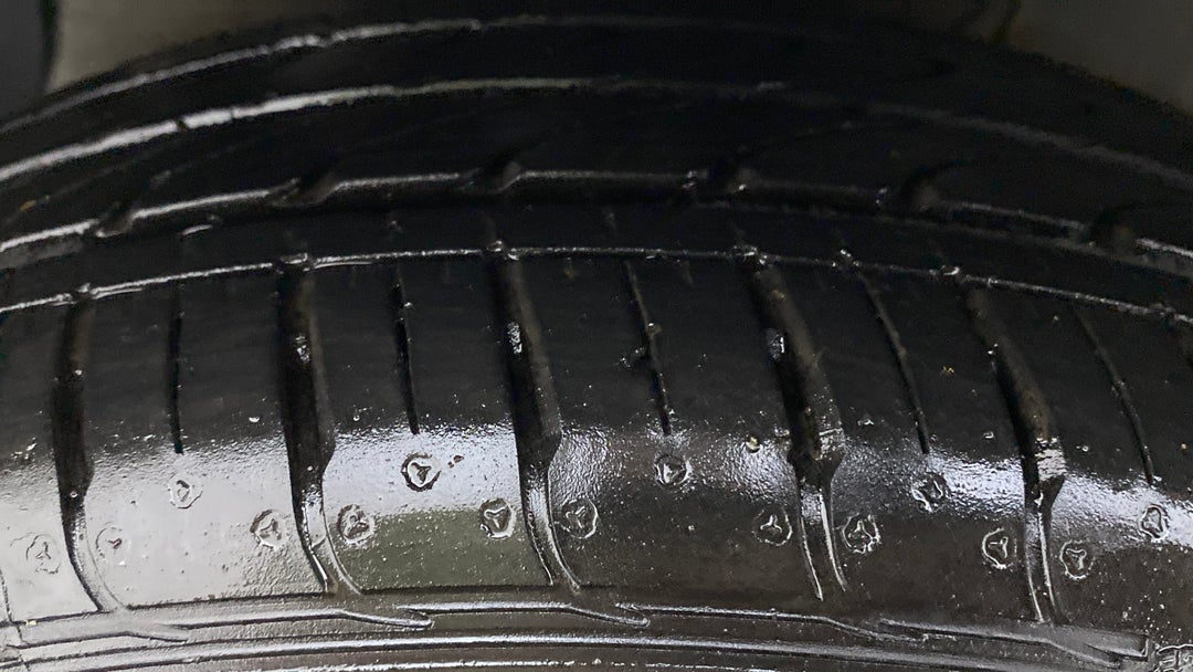 Left Front Tyre Tread