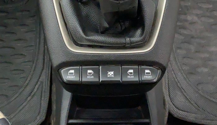 2019 Hyundai NEW SANTRO 1.1 SPORTS AMT, Petrol, Automatic, 14,808 km, Driver Side Door Panels Control