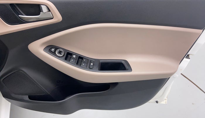 2017 Hyundai Elite i20 SPORTZ 1.2, Petrol, Manual, 13,122 km, Driver Side Door Panels Control