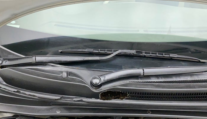 2012 Hyundai i10 MAGNA 1.2, Petrol, Manual, 60,993 km, Bonnet (hood) - Cowl vent panel has minor damage