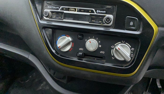2017 Datsun Redi Go GOLD LIMITED EDITION, Petrol, Manual, 96,305 km, AC Unit - Directional switch has minor damage