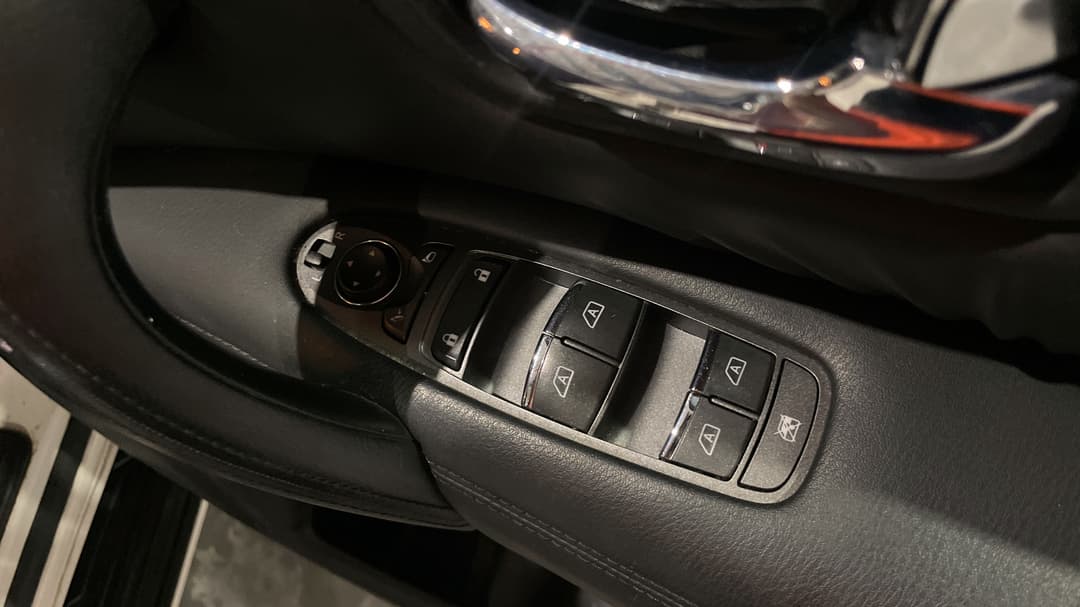 2020 Nissan Patrol Ti (4x4), Automatic, 76321 km, Drivers Side Door Panel Controls