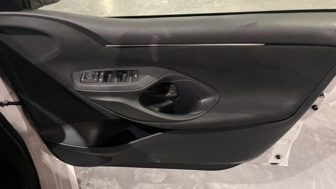 2025 Toyota Yaris Ascent Sport Hybrid, Automatic, 30628 km, Speaker View