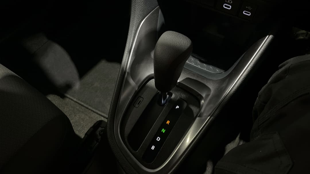 2025 Toyota Yaris Ascent Sport Hybrid, Automatic, 30628 km, Gear Lever 