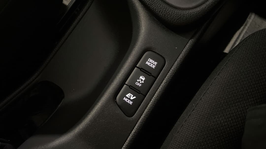 2025 Toyota Yaris Ascent Sport Hybrid, Automatic, 30628 km, Utility Switches/Buttons