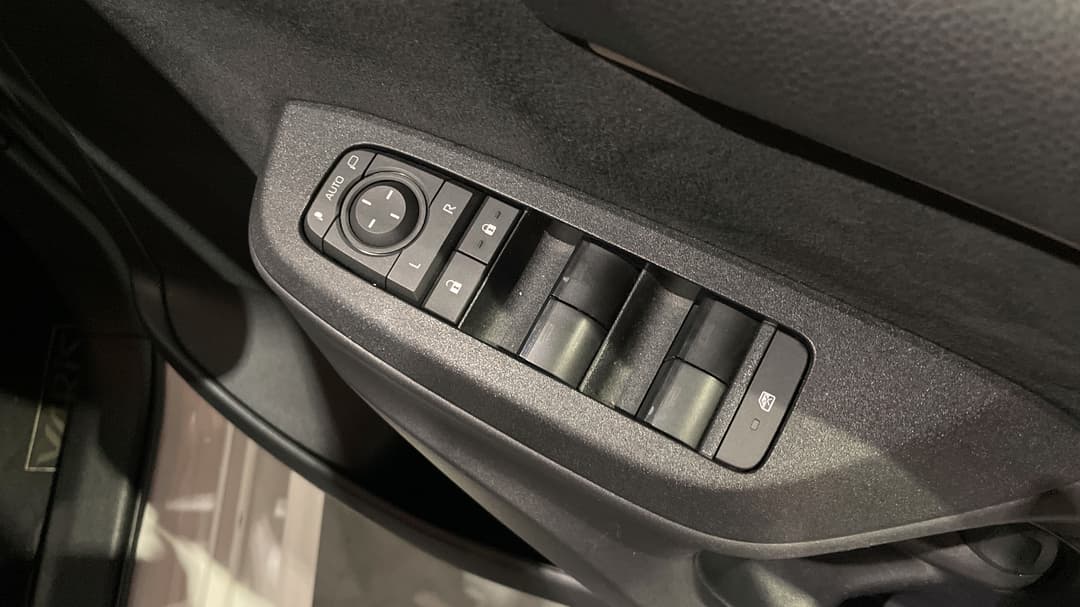 2025 Toyota Yaris Ascent Sport Hybrid, Automatic, 30628 km, Drivers Side Door Panel Controls
