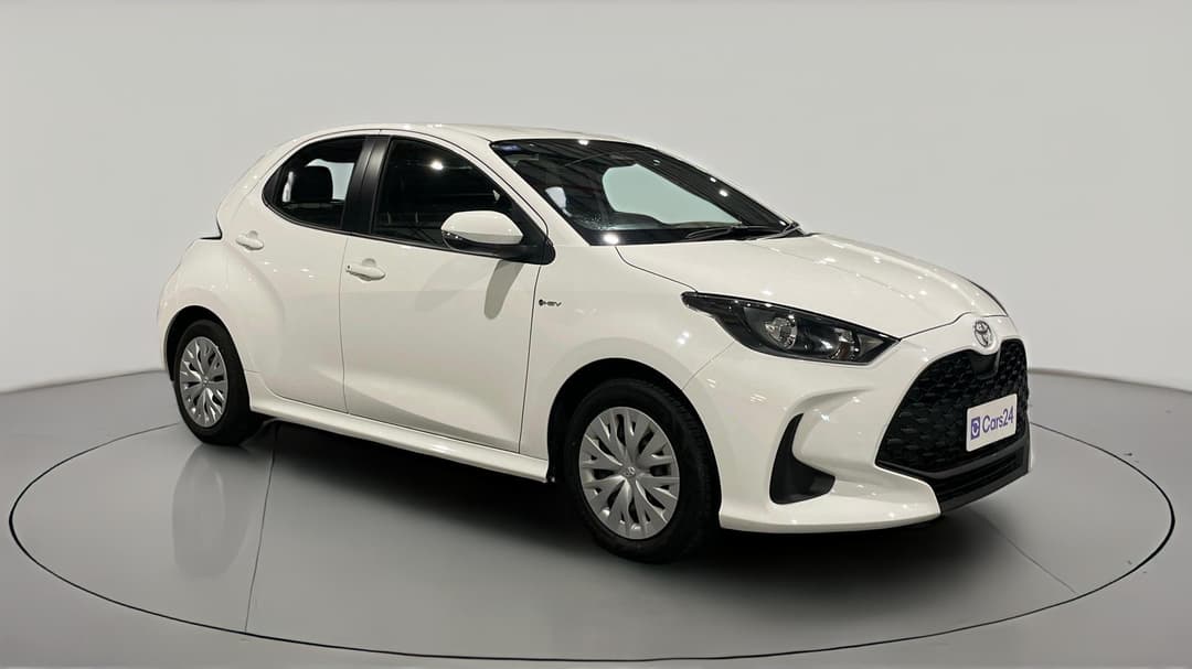 2025 Toyota Yaris Ascent Sport Hybrid, Automatic, 30628 km, Right Front Diagonal (45- Degree) View