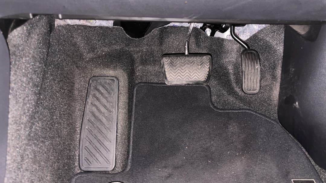 2025 Toyota Yaris Ascent Sport Hybrid, Automatic, 30628 km, Pedals and Footmat