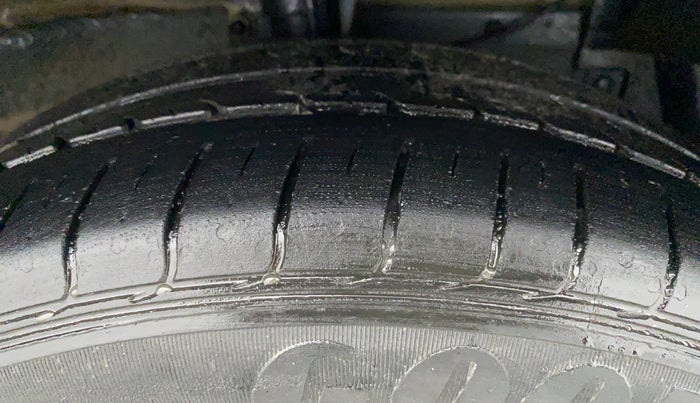 2019 Maruti Ciaz 1.5 SIGMA SHVS, Petrol, Manual, 38,917 km, Right Front Tyre Tread