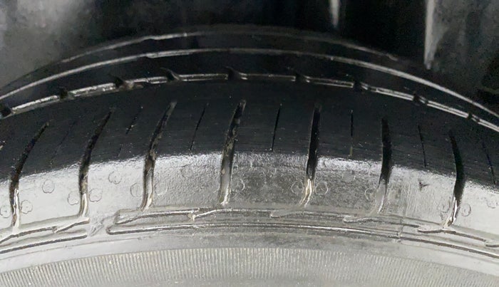 2019 Maruti Ciaz 1.5 SIGMA SHVS, Petrol, Manual, 38,917 km, Left Rear Tyre Tread