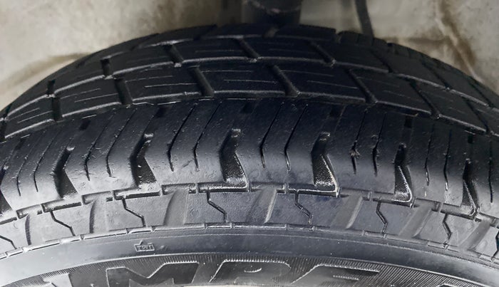 2017 Maruti Alto 800 LXI, Petrol, Manual, 67,385 km, Left Front Tyre Tread