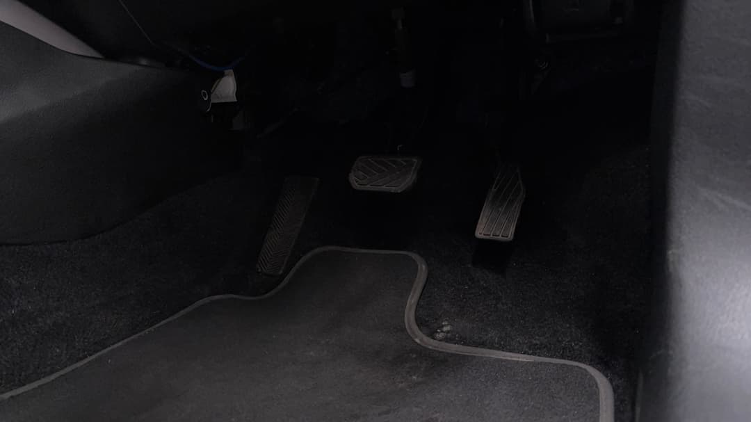 2021 Suzuki Baleno Gl, Automatic, 107494 km, Pedals and Footmat