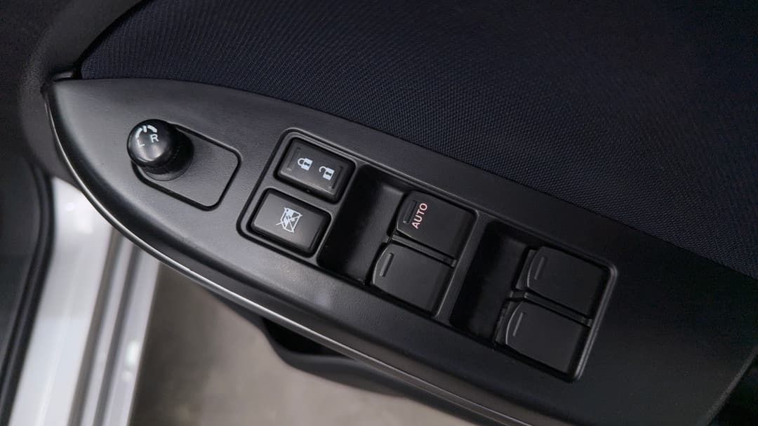 2021 Suzuki Baleno Gl, Automatic, 107494 km, Drivers Side Door Panel Controls