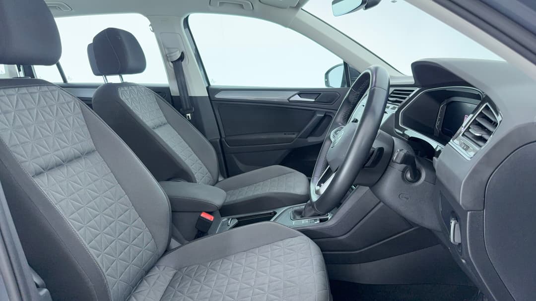 2020 Volkswagen Tiguan 110tsi Life, Automatic, 63489 km, Right Side Front Door Cabin View