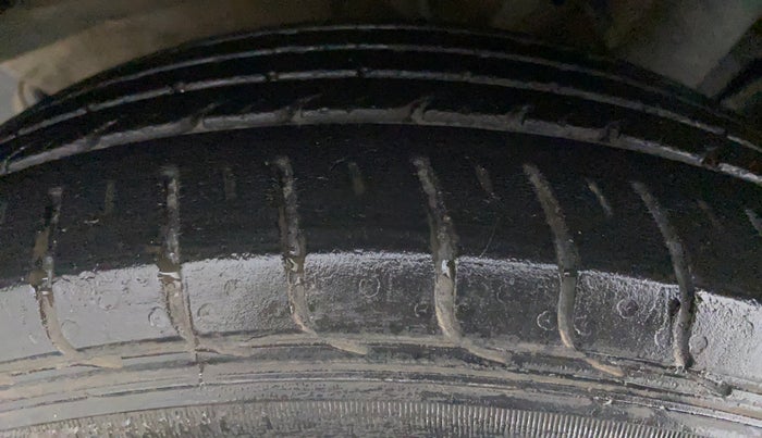 2018 Tata NEXON XE, Petrol, Manual, 24,464 km, Right Rear Tyre Tread