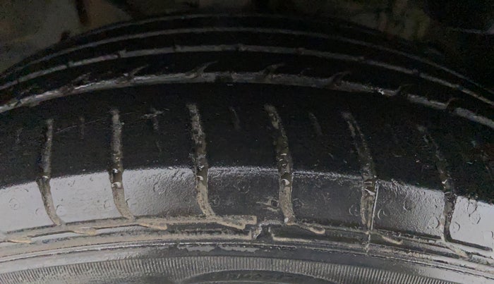2018 Tata NEXON XE, Petrol, Manual, 24,464 km, Right Front Tyre Tread