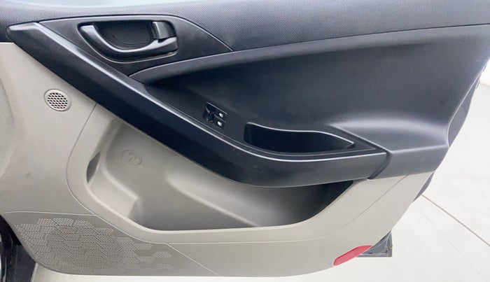 2018 Tata NEXON XE, Petrol, Manual, 24,464 km, Driver Side Door Panels Control