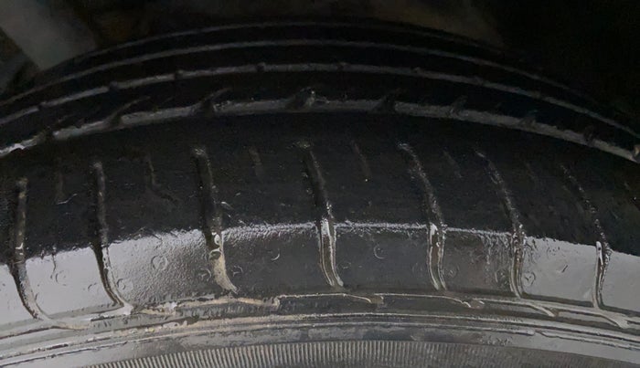 2018 Tata NEXON XE, Petrol, Manual, 24,464 km, Left Front Tyre Tread