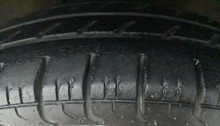 2016 Maruti Alto 800 VXI, Petrol, Manual, 31,503 km, Right Front Tyre Tread