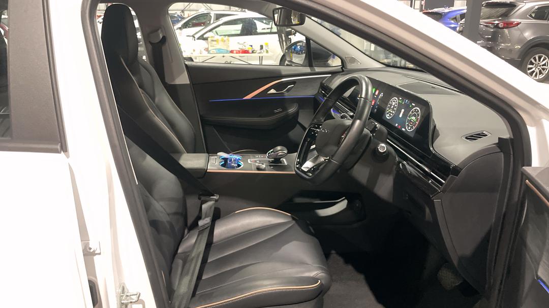 2023 Chery Omoda 5 Bx (basic Version), Automatic, 22747 km, Right Side Front Door Cabin View