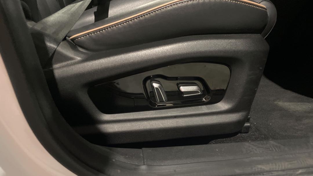2023 Chery Omoda 5 Bx (basic Version), Automatic, 22747 km, Drivers Side Adjustment Panel