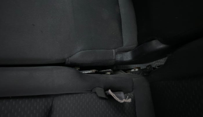 2017 Honda BR-V 1.5L I- DTEC S, Diesel, Manual, 65,395 km, Second-row left seat - Seat side trim has minor damage
