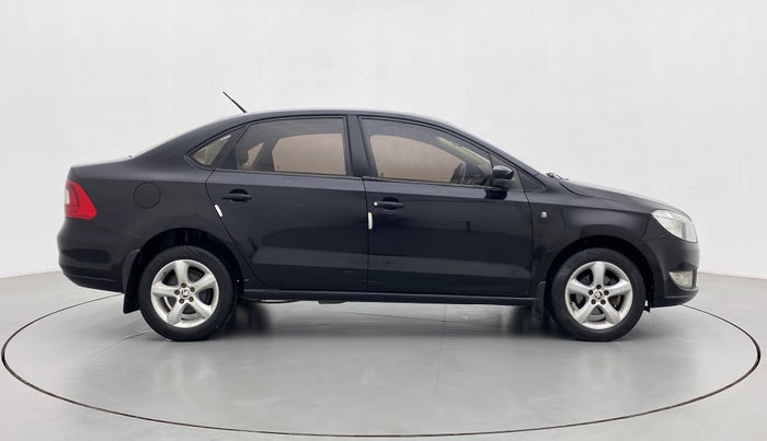 2015 Skoda Rapid AMBITION 1.5 TDI AT, Diesel, Automatic, 1,13,246 km, Right Side View