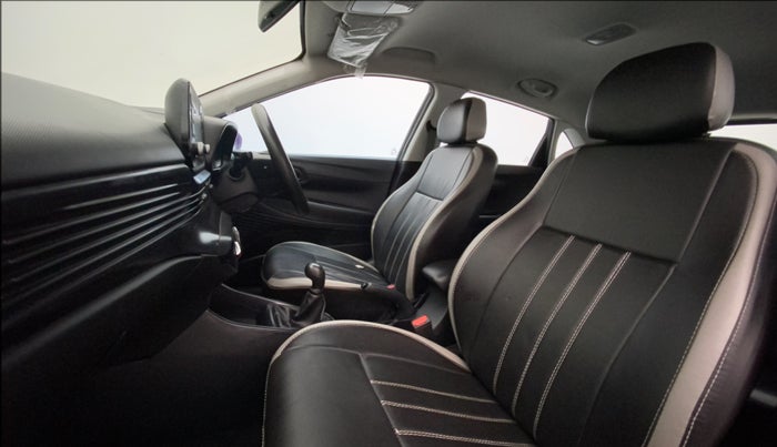 2021 Hyundai NEW I20 SPORTZ 1.2 MT, Petrol, Manual, 28,512 km, Right Side Front Door Cabin