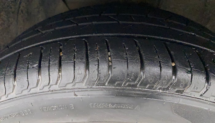 2021 Hyundai NEW I20 SPORTZ 1.2 MT, Petrol, Manual, 28,512 km, Left Front Tyre Tread