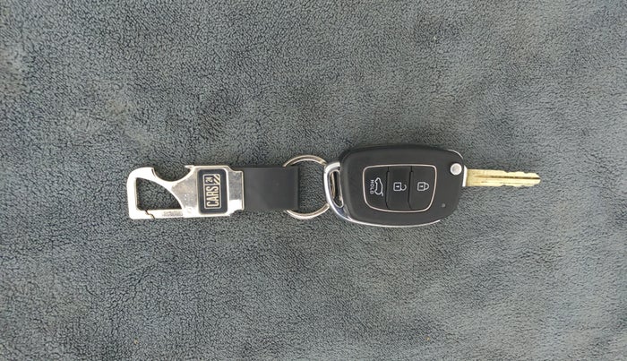 2021 Hyundai NEW I20 SPORTZ 1.2 MT, Petrol, Manual, 28,512 km, Key Close Up