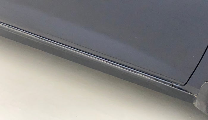 2021 Hyundai NEW I20 SPORTZ 1.2 MT, Petrol, Manual, 28,512 km, Right running board - Minor scratches