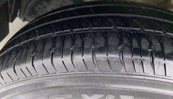 2014 Maruti Swift Dzire VDI BS IV, Diesel, Manual, 87,595 km, Left Front Tyre Tread