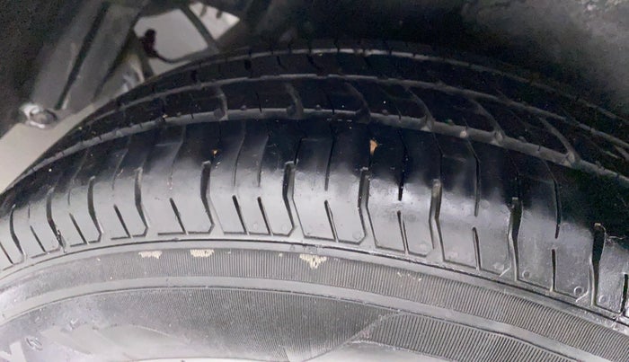 2014 Maruti Swift Dzire VDI BS IV, Diesel, Manual, 87,595 km, Left Rear Tyre Tread
