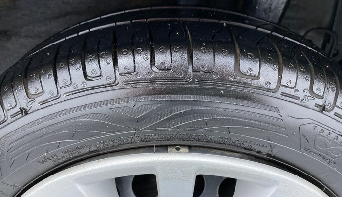 2014 Hyundai Xcent S 1.2, Petrol, Manual, 73,151 km, Left Rear Tyre Tread