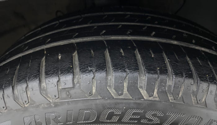 2019 Hyundai Verna 1.6 SX VTVT, Petrol, Manual, 34,666 km, Right Front Tyre Tread