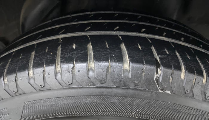 2019 Hyundai Verna 1.6 SX VTVT, Petrol, Manual, 34,666 km, Left Rear Tyre Tread