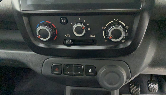 2016 Renault Kwid RXT 1.0, Petrol, Manual, 79,245 km, AC Unit - Directional switch has minor damage