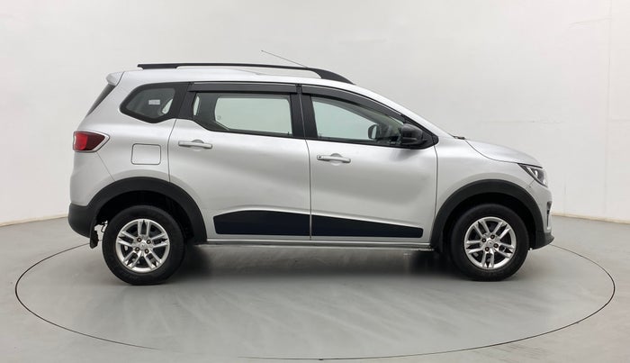 2021 Renault TRIBER RXT, Petrol, Manual, 33,956 km, Right Side View