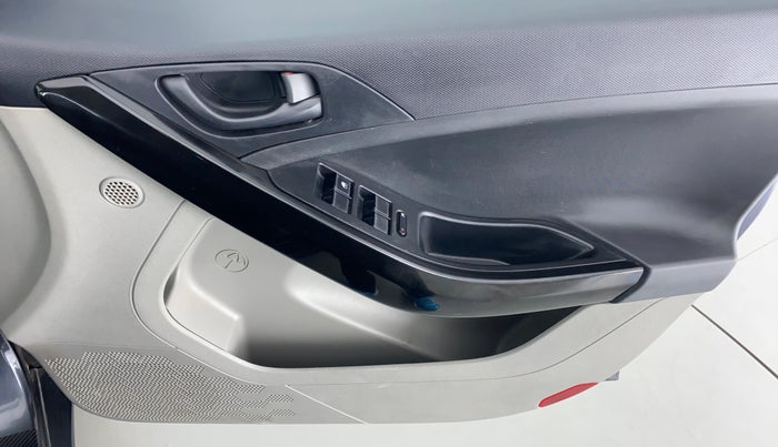 2019 Tata NEXON XMA 1.5, Diesel, Automatic, 24,470 km, Driver Side Door Panels Control