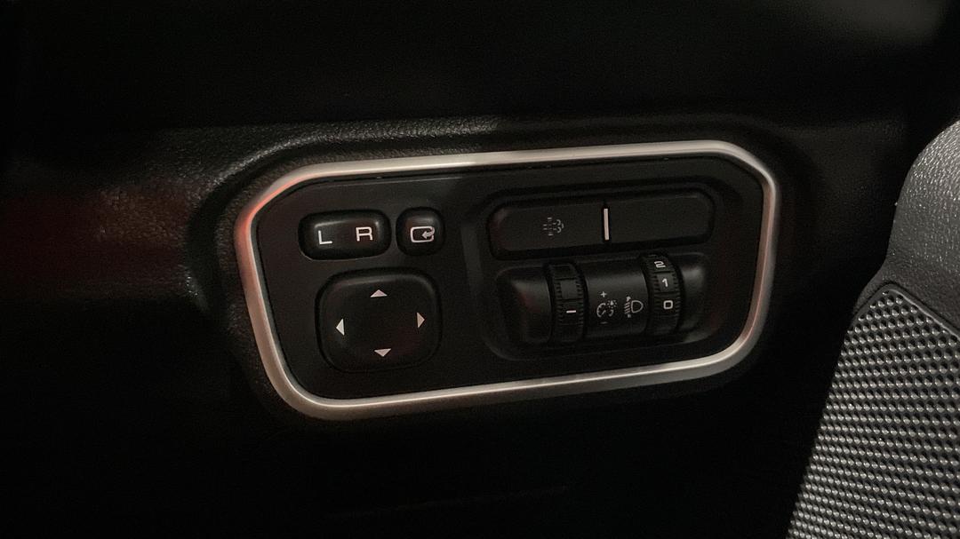2024 GWM Ute Cannon-l (4x4), Automatic, 19920 km, Utility Switches/Buttons
