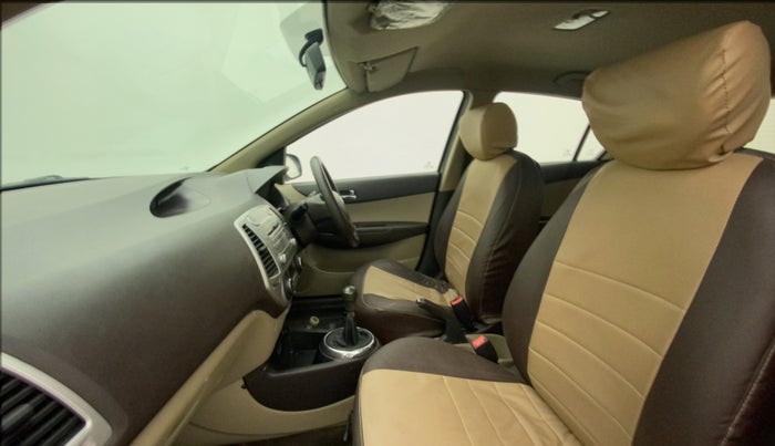 2011 Hyundai i20 MAGNA (O) 1.2, Petrol, Manual, 89,507 km, Right Side Front Door Cabin