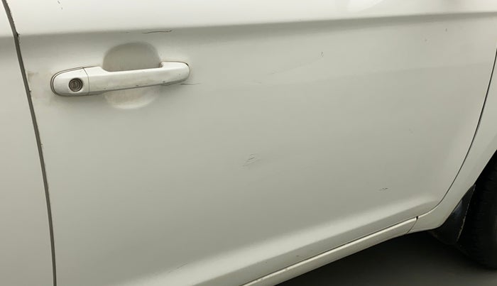 2011 Hyundai i20 MAGNA (O) 1.2, Petrol, Manual, 89,507 km, Driver-side door - Minor scratches