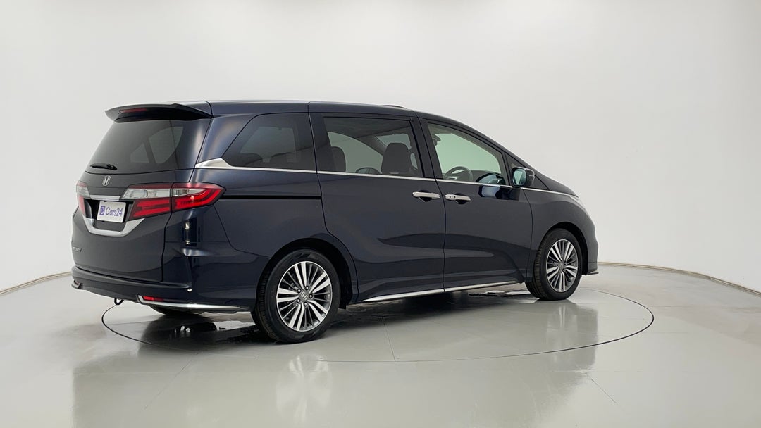 Right Back Diagonal (45- Degree) View