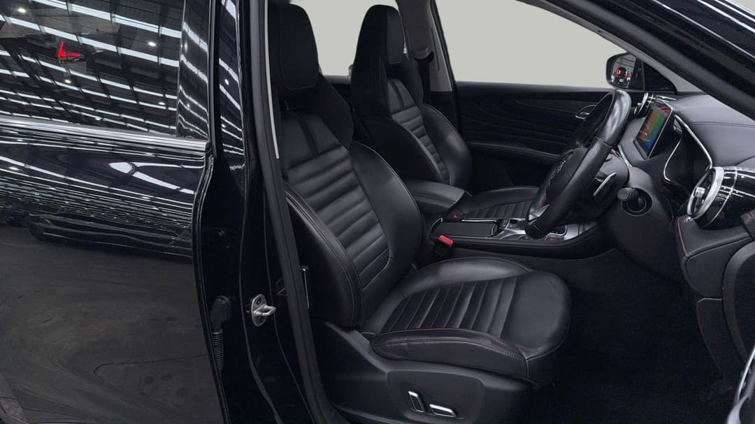 2022 MG HS Essence, Automatic, 68857 km, Right Side Front Door Cabin View